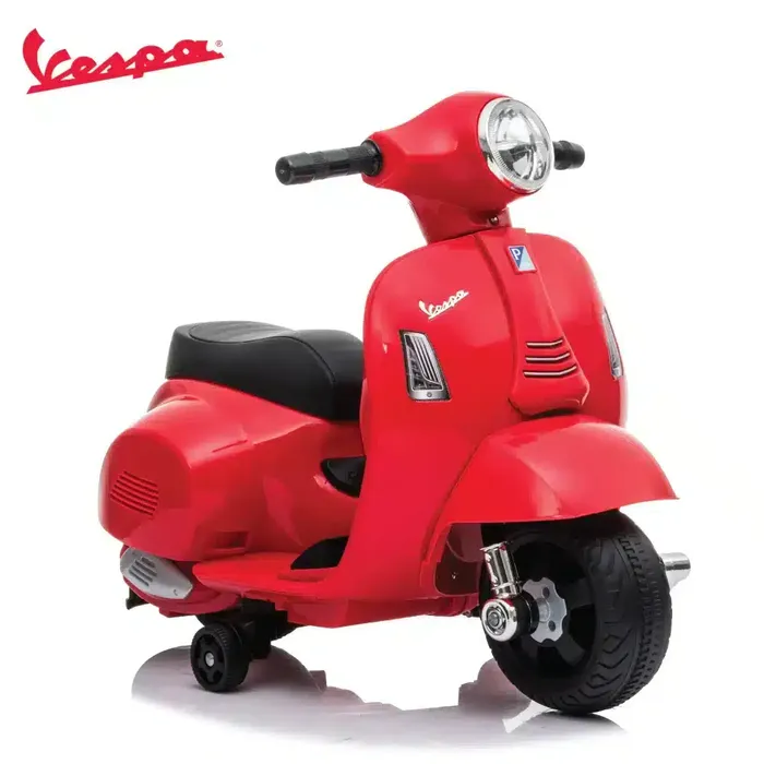 הוספה הראשונה שלי קטנוע ממונע צבע אדום